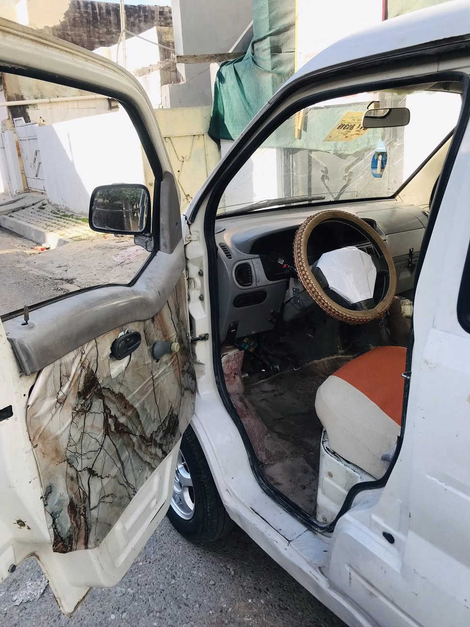 هايفي للبيع موديل 2007 اوراق كامله تخم تاير ويل كب گير محرك لا تنقيص ولا تبخير السعر 17 وبيها مجال  العنوان كركوك الرقم ***********
