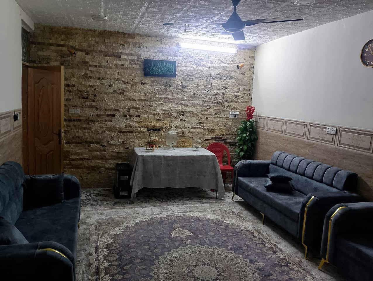 ✨دار للـبـيـع✨ركــــــــن 
 الــمـوقــع : - حي الطياره - شارع  25
الـمـساحــه :200 م
نــــــوع الـعــقـار : طـابــو صـــرف
الـــواجـــهــه :10
عـــــــرض الـشــارع :15 م
………………………………
حــالـة الـعـقـار :  دار مــكـون مـن طــابـقـين 
(ط1)يـحـتـوي عـلـى غـرفـة نــوم-كـلـدور - مـطـبخ - صــالــه - مـجـمع صـحيـات
(ط2)يـحـتـوي عـلـى 2غـرف نــوم-كـلـدور - مـجـمع صـحيـات
………………………………
الــســــعــر : خـــــــاص 
*********************
(شــركــة #حــافــظ للأسـتـثـمار الـعـقـاري)
مـوقـعـنا : بـابـل شـارع 60 - مـجـاور كـافـتريـا سـيف بـقلي
نـستـقـبل جـمـيع الـعروض الـعـقاريـه ↪️
بـيع -شـراء - تـعـقيب - إجـازة بـناء - إفـراز- رهـن 
**********************
للأسـتفـسار او الأتـصـال ↪️
 📞***********
📞***********
