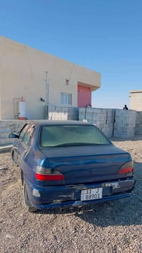 للبيع او المراوس  بيجو 306  رقم بغداد دولي كير محرك تبريد كله شرط تخم ...