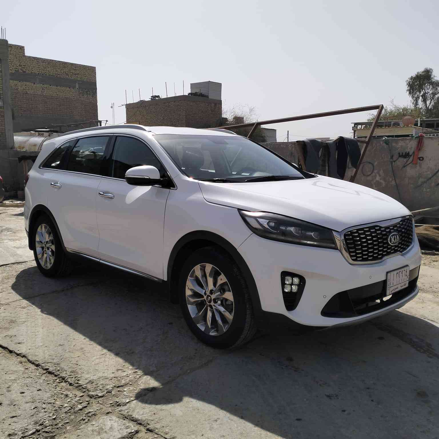 السلام عليكم 
للبيع كيا سورنتو 2018 شكل 2020(خليجي ) كفالة عامه رقم قادسية بصمه ابواب محرك 6سلندر مامفتوحة حساسات اماميه خلف اللايت زنون شاحن وايرليس شاشه اصليه كامره اصليه  كراسي 2 كهرباء  3قطع تبريد لد امامي مع تشغيل  كروز مثبت سرعه تحكمات ستيرن سبعه راكب  ويل كب نيكل بصمه تشغيل وابواب كير 8 نمر ترحيب كشنات جلد جنطه كهربائية ذكيهً (الفتح عند الاقتراب)مري شفط اشاره بل مري بردات ابلادية اربع انظمه قياده smart.  Cimfort.  eco.  sport كشافات ضباب  لايت زنون عالي وناصي 
مكان السياره الديوانية حي الحضاره سعر 235 وبيها مجال 
للاتصال وللاستفسار ‏‪***********‬‏
