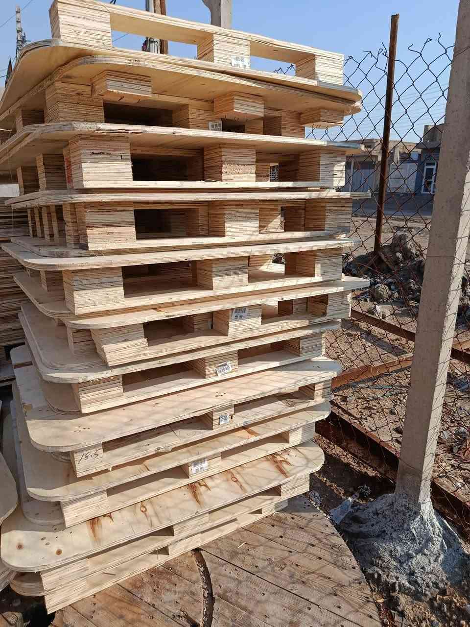 بلوك قياس 115مربع سمك 22
العدد 300 بابل يوجد توصيل 
***********=***********
السعر 5القطعه
