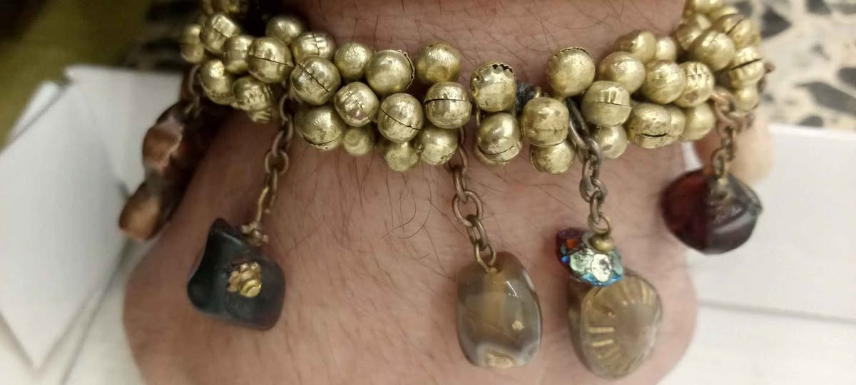 يعتبر من اجمل القطع التراثية النادرة لاحتوائه على احجار كريمة متنوعه بغداد, العراق


**إذا كنت صاحب هذا الإعلان وتريد حذفه لأي سبب، رجاءا أرسل رسالة إلى الدعم الفني**