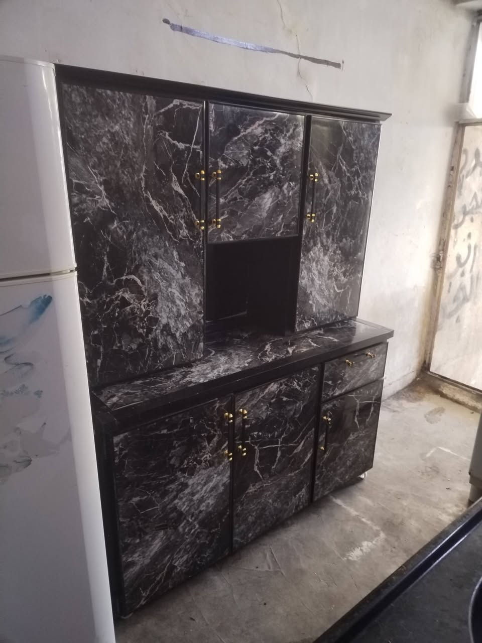 اسلام عليكم كاونتر المنيوم متر ونص نضافه ١٠٠ بل ١٠٠ ثلاجه شقالهه ماطور شركه نضافه ١٠٠ بل ١٠٠ استفسار اتصال بل رقم ***********
