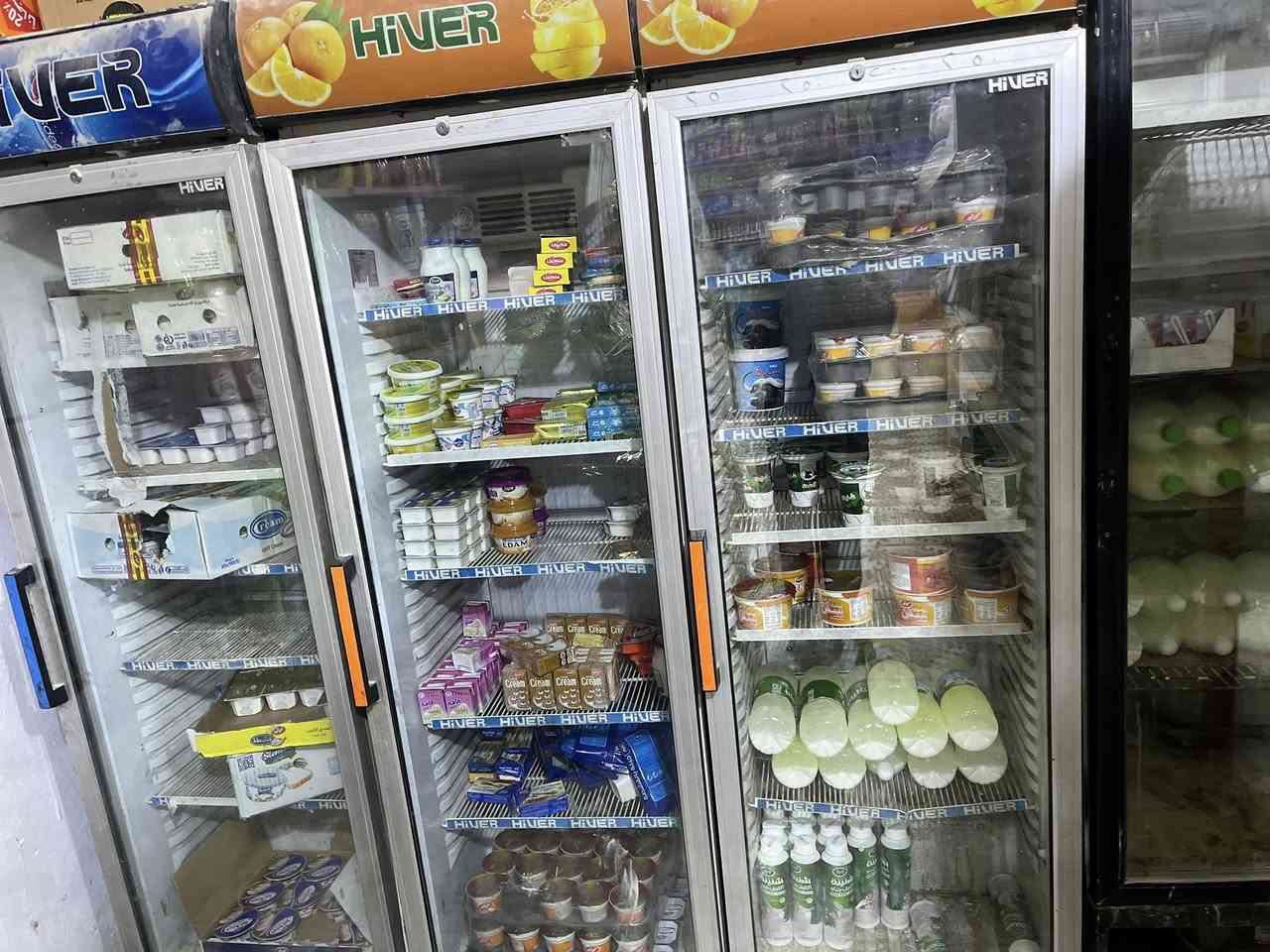 سلام عليكم أسواق للبيع مكانه مرتب إيجاره 225 موجود مخزن وبي 11عارضه وسبلت عامودي 3 طن جديد موجود اسم اسواق قطعه جبيره تقريب 3 متر وعارضه حلويات حجم كبير بل مخزن وعارضات ثنين مال سماعات و 4 بطحيات سبب البيع ابو الاسواق ما متواجد ومتروكه بيد العمال مكانه نجف حي ميسان دخله اليومي إذا ترتب 400 يوصل بس كون بي بضاعه هسه المحل فارغ دخله 200 او 250 يعني زين شغله مكانه حلو علا شارع عام للاستفسار ***********
