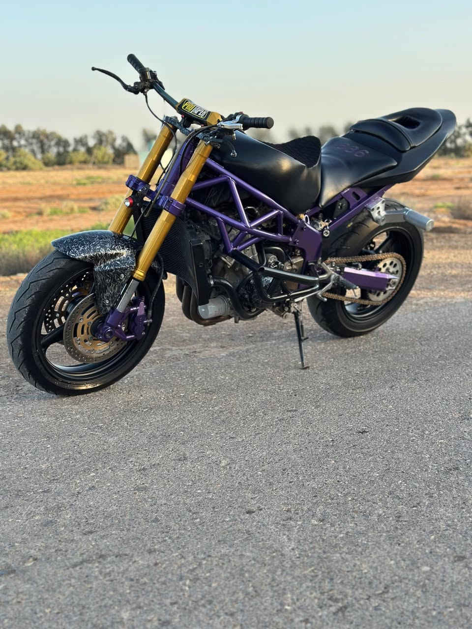 كاوسكي 636  2004
الدراجه عليها ادامه كامله 
دهن امزويل 
المكان واسط (كوت ) 
اتصال واتساب /***********
