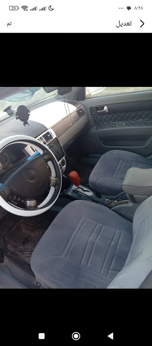 2011 سياره جاهزه من كل شيء بيها صبغ عام***********
