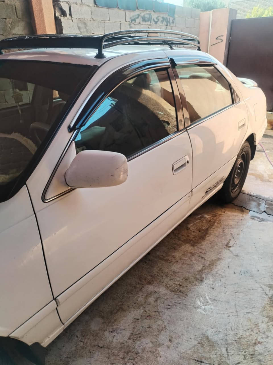 سلام عليكم كامري موديل 2001 سياره نضيفه نفس بل الصوره مجوده 
تخم تاير كير محرك خير من الله مابيها نقص برقي الساره مابيها ضربه فقط صبغ حزام وارد امريكي محرك 2200 رقم  بغداد  دولي تحويل مباشر 
تبريد تتفه كلشي شغل ماكو اي نقص تشغل وتروح 
السعر 85 وبيها مجال حك الجيه مكان الفلوجه الصقلاويه 
رقم صاحب السياره 
***********
***********
