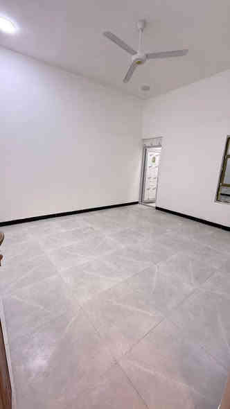 ا#يالله سلام عليكم واسعد الله اوقاتكم
الاعلان اليوم تحفه

دار سكن  للبيع بناء 2025 
مو بيت ماشاء الله 
يتكون من 2 غرف منام وديوان 

جنس العقار طابو ملك صرف زراعي بسم عراقي اصولي سند ٢٥

#المساحه200 متر 

يحتوي  على غرف منام 2 كل غرفه بيها حمام 
و ديوان كبير
و مطبخ 
او مناور
و صاله و وصحيات داخلي وخارجي 
وگراج سياره 🚗 

العنوان بصره أبي الخصيب  طريق سيد حامد قرب الاندلس
موقع راقي 😎 

جميع الخدمات متوفره ماء كهرباء شارع تبليط 10 متر 
شغل البيت كله درجة أولى

السعر 113مليون  و بي مجال للشراي
***********
