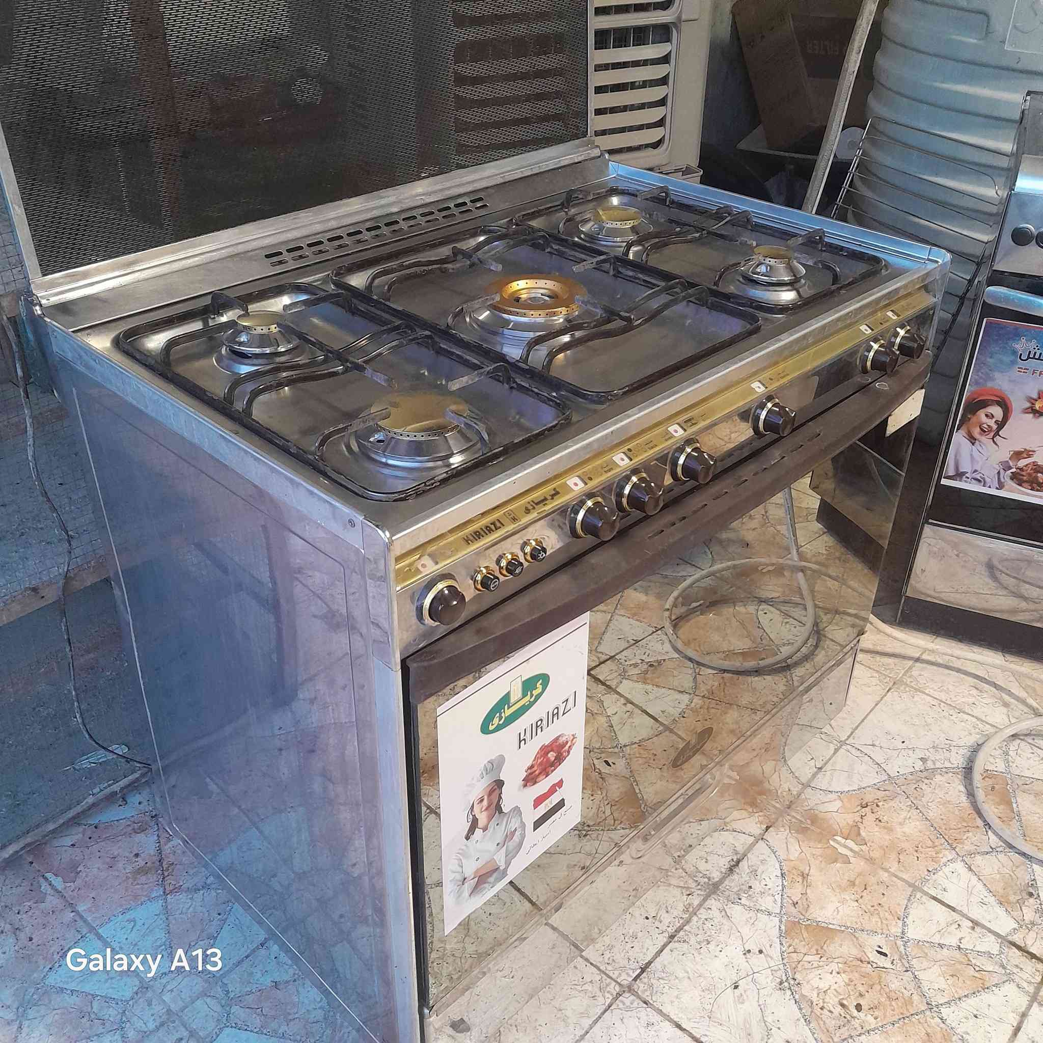 طباخ كريازي اخو الجديد باب اول استيل كوله شغال وعلى الفحص العنوان حي النداء شارع المكاتب وتساب مازنجر موجود ***********
