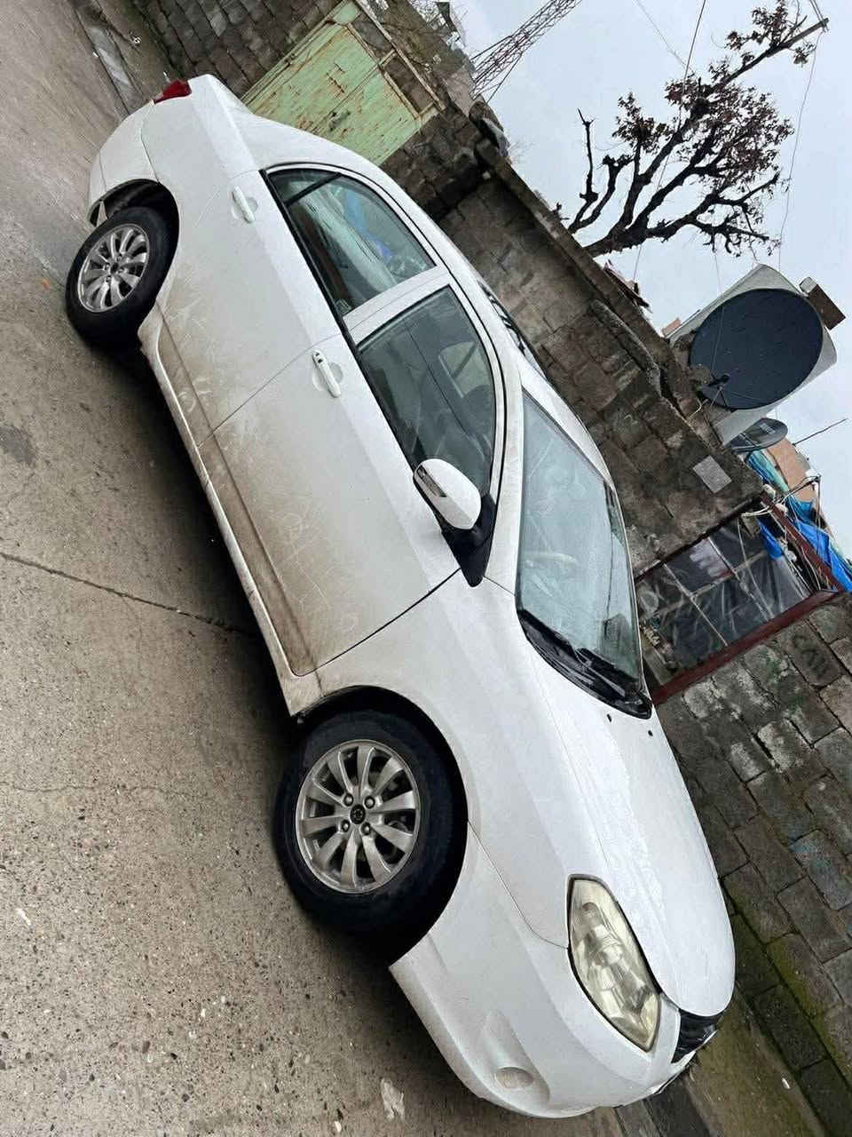 byd 2013 j3
بەناوی خوای گەورە
ئەم سەیارە بۆ فرۆشتن گێڕو مەکینە بیلاد بەشەرت
موس و بڕاوە نییە
کامل کارەبایی ئیش دەکات
تەبرید  گەرمی ئیش دەکات
بەسمەیە ، abs  ،پاوەرە
تازە هایدرۆلیکی  گۆڕاوە
پێشی کامل داگیراوە
تەقەوڕەقەی سفرەنیەتی
کارتی جنوبی لەگەڵە
شــــوێن :قەڵادزێ
ژ.مۆبایل    ***********
***********
  نرخ  ٣٥  گەڵا و موعامەلە
