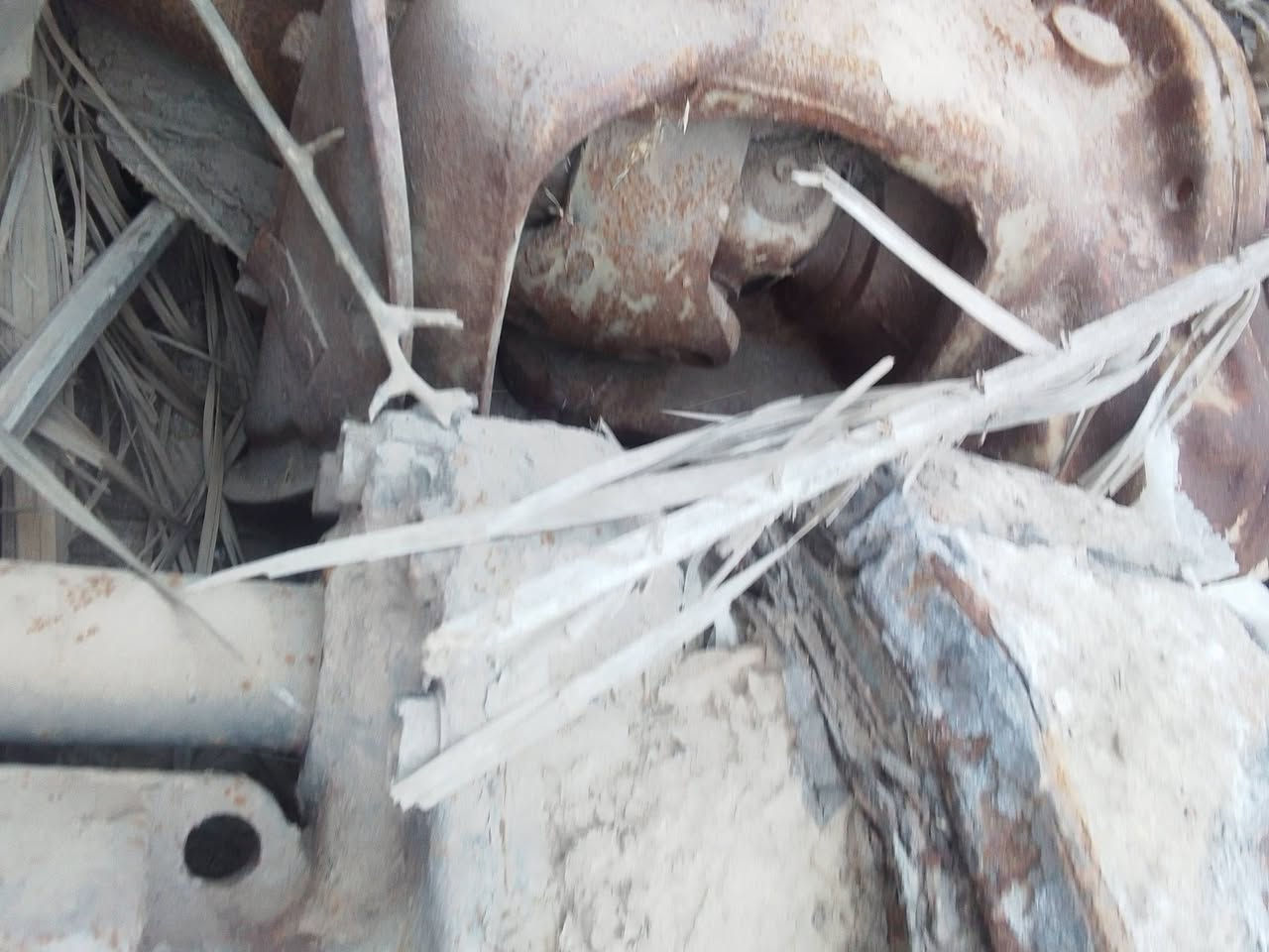 سلام عليكم ورحمة الله وبركاته  يوجد اكسل امامي عدد 2
(تحوير مال عنتر) واكسل خلفي واحد

***********واتساب
