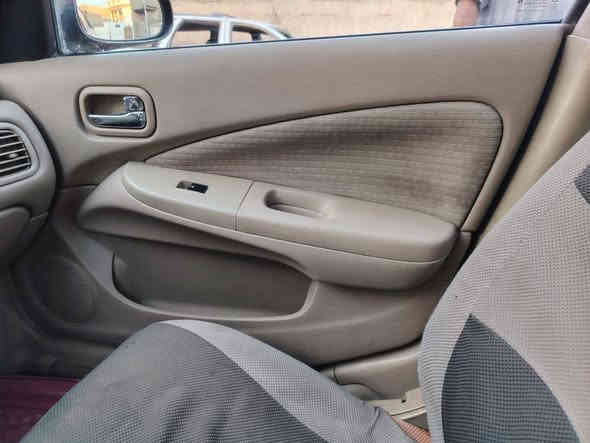 سلام عليكم سني 2011 رقم بغداد
انكليزي ب اسمي مصفره هيئه وغرامات 
كير اوتماتيك 

سنويه صالحه لغايه 2030 محرك قبق اسود.
تبريد شغال عليه ادامه من كلشي كير محرك جديد.. 
سياره احلى من صور
سعر 80وبيها مجال حك الجيه.
مكان السياره الرمادي.. 

رقم الهاتف ***********
