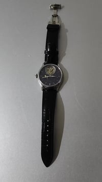 ساعة • للبيع