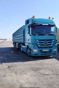 سياره للبيع راس وعربانه موديل 2009فول مواصفات مربوطه عربانه 4محاور وجا...