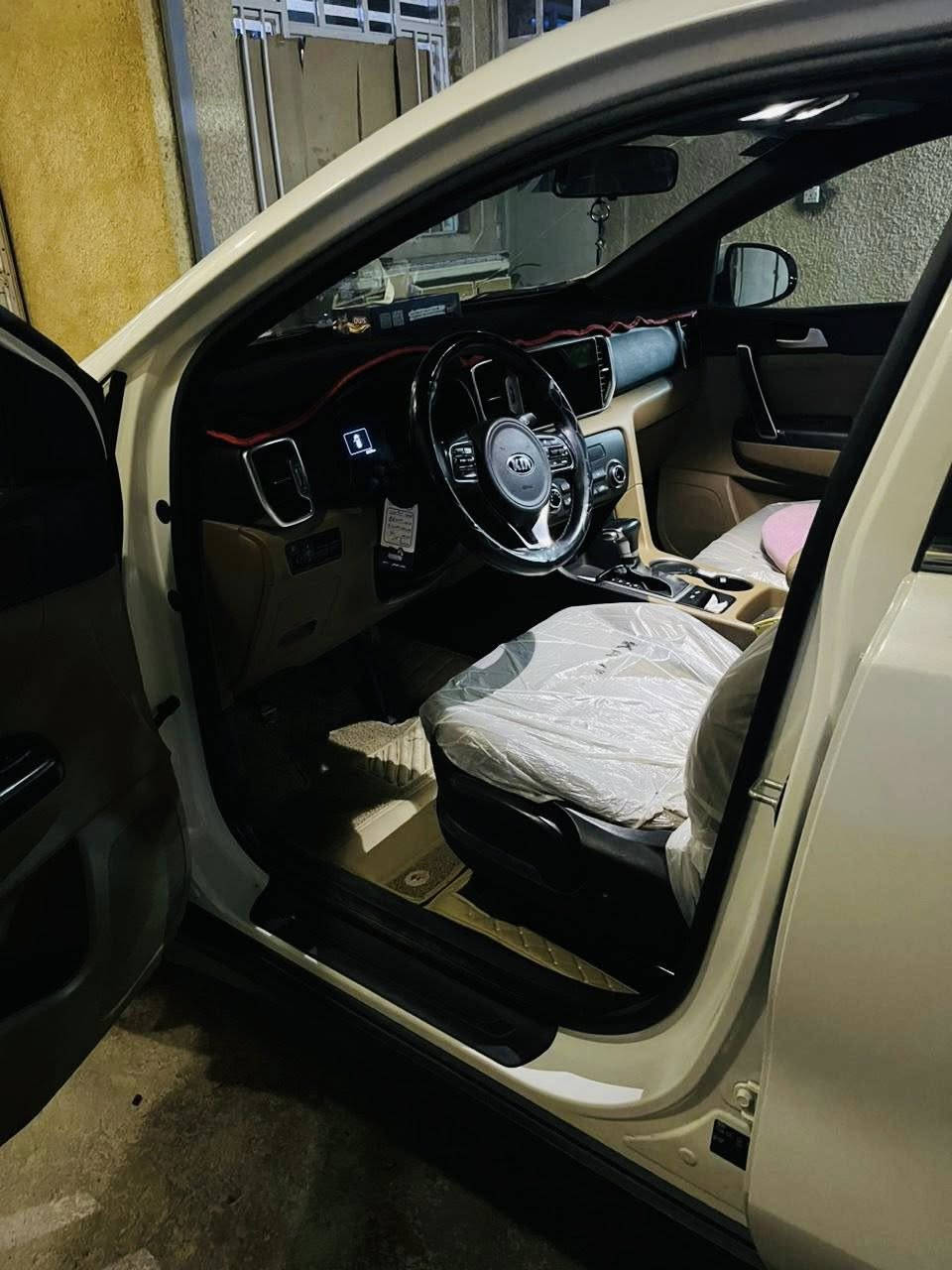 للبيع كيا سبورتج موديل ٢٠١٨
ماشيه ١٠٠ الف
بنورما
للتواصل ***********
