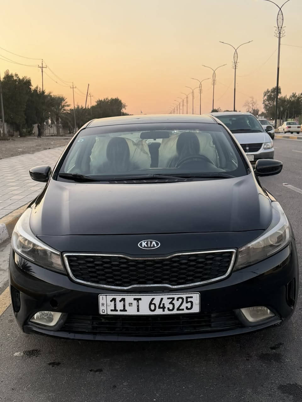 السلام عليكم فورتي 2018 رقم بغداد تحويل مباشر السعر ( 104$)مكانها بغداد البلديات ***********سياره وارد امريكي حادث جاملغ خلفي بجم كبس بدون دواخل محرك 2000 دوش 
كير AT المرغوب سياره جاهزه بدون نقص الشراي يتصل
