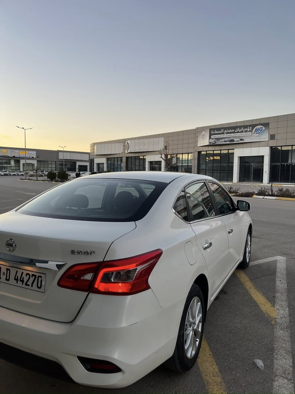 نیسان سێڵفی مۆدێلی 2024 سفری شەریکە 50 هەزار رۆشتووە بێ بۆیاخ بێ سارد تەنها تۆزێ وردە چاڵی هەیە نرخی 120 وەرەقە مەجالێکی زۆر کەم***********
