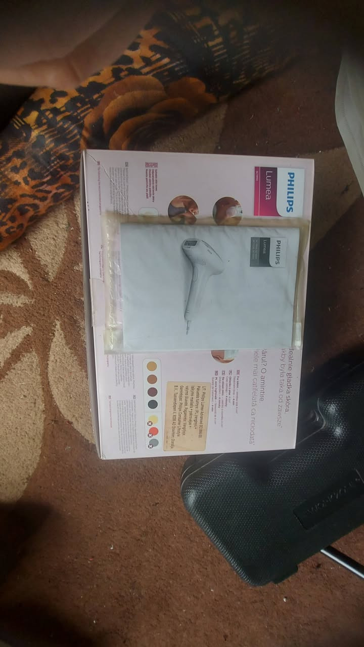 ✅️جهاز اصلي ازاله الشعر باليزر مفتوح ومفحوص بس  وموجود عليه اسم الوكيل والجهاز بي ضمان اصلي من شركه فيلبس  ابيش يخدمكم  نتفق انشاء الله سهلا  واليطيني بي سعر اول شي ابيعه هذه رقمي ***********
