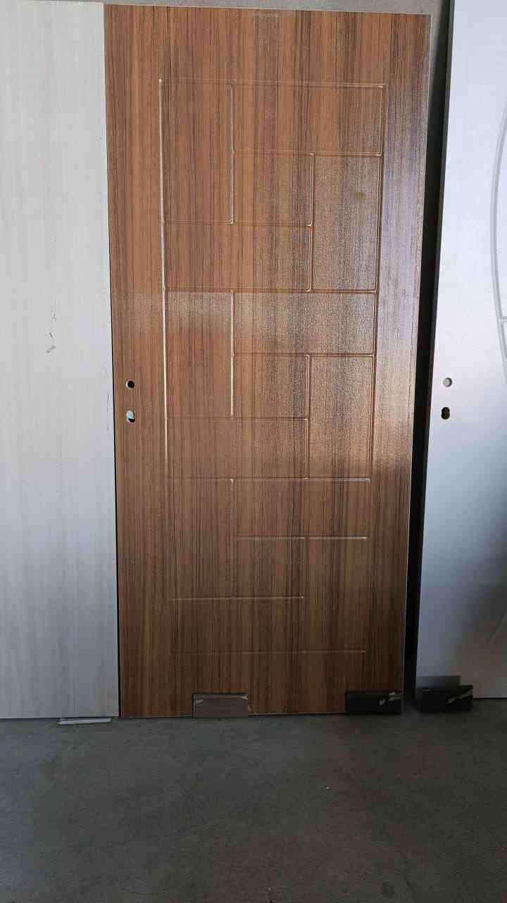 حشوه فوم وليس خليه 
ضمان حقيقي.
الوان وموديلات مميزه 
سعر الباب الاستندر 150الف مع التركيب 
النقل مجاني داخل الموصل 
الازهار للالمنيوم والبلاستيك 
شارع التعليم مقابل معمل الغاز بجانب كوافير ابو الزوز ***********.....***********
