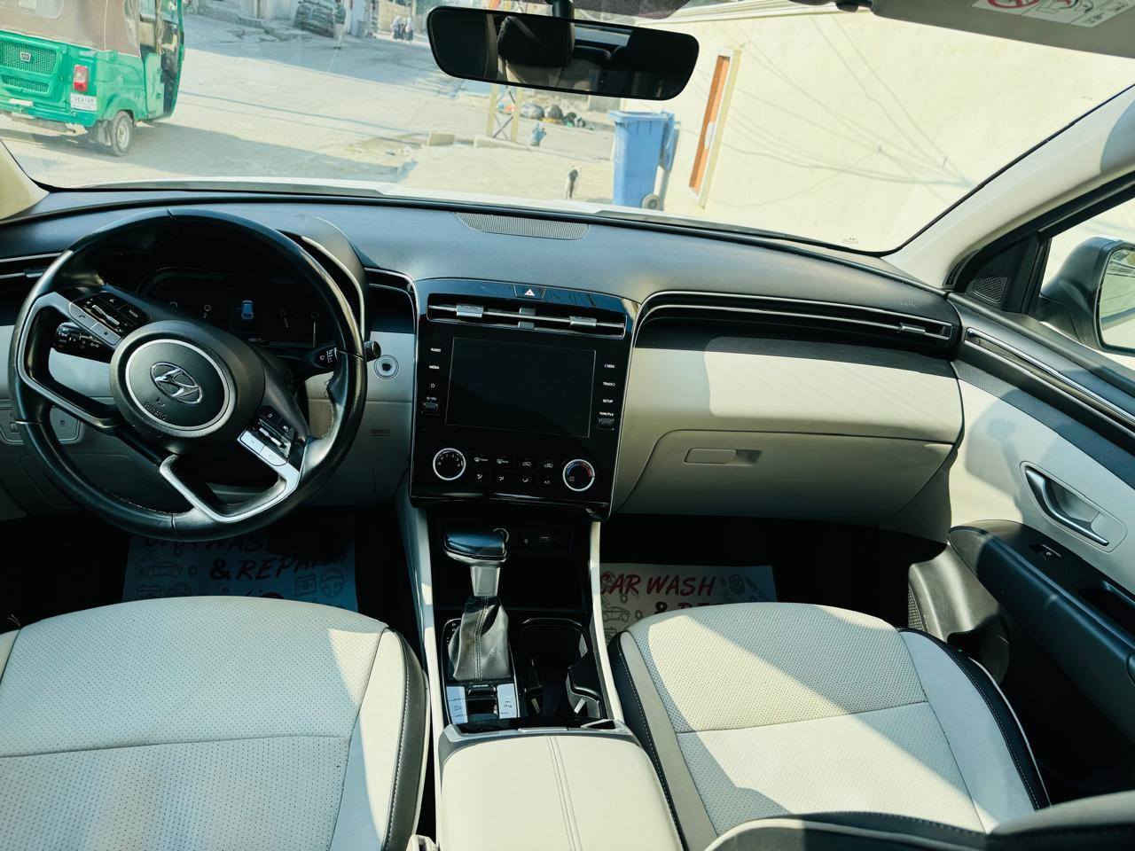 تحيه طيبه السلام عليكم ورحمة
توسان 2022 خليجي 
ماشيه 47 ألف 

تشغيل بصمة   

تشغيل عن بعد

سايد بريك دگمة   

كشنات كهرباء

اوتو هولد

بك لايت LED

كروس سرعه

بردات ابواب خلفية 

حساسات امامية + خلفية 

تحكم مقود كامل

بصمات عدد 2 

انارة ترحيب

نقطة نزول منحدرات. 

نظام مانع تزحلق 

شاحن موبايل واير ليس  

اشاير بالمري والمري شفط

مخرج AUX + USB‏

وضعيات قيادة
مكفوله 
رقم اربيل شرط تحويل مباشرة 
205, ورقه وبيها مجال 
أي استفسار رقم صاحب السيارة 
***********
مكان بغداد سيديه
