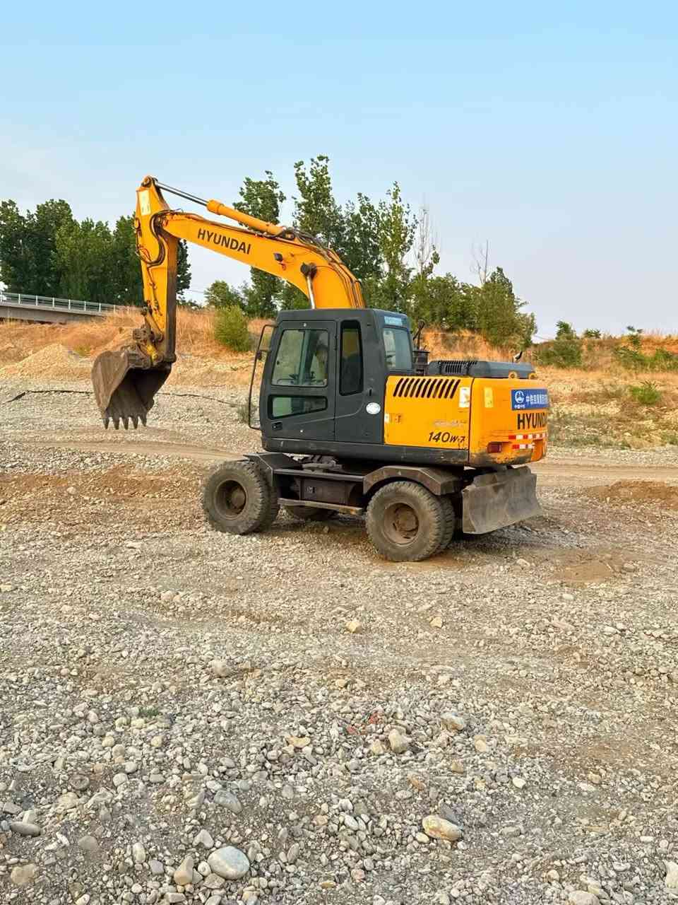 Korean imported Hyundai 140-7 wheel loader, contact me if you're interested


**إذا كنت صاحب هذا الإعلان وتريد حذفه لأي سبب، رجاءا أرسل رسالة إلى الدعم الفني**