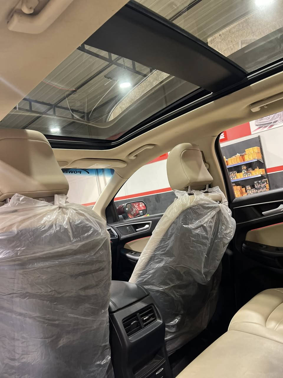 ايدج 2022
SEL فول مواصفات 
رادار امامي خلفي جانبي 
تحديد مسار 
كشنات امامي خلفي كهرب 
كشنات تدفئة ستيرن تدفئة 
تبريد قطعتين 
اوتوستوب 
بانوراما 
لدات محيطية 
ماشية 31 الف 
السيارة كلين فقط خشم البونيد شبرين بدون دواخل وايرباك 
***********
