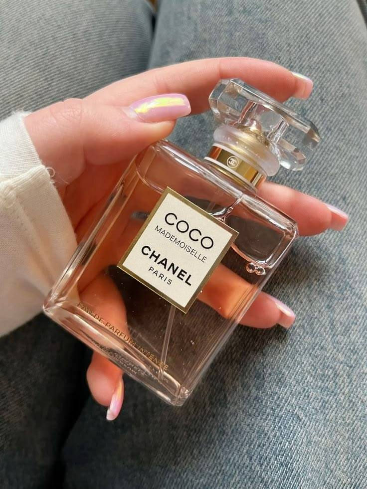 هو عطر أيقوني نسائي يتميز برائحة عصرية، منعشة، وشرقية جريئة، مزيج من البرتقال، الورد، والباتشولي، مما يجعله مثالياً للاستخدام اليومي والمناسبات. يعتبر من العطور الجذابة التي تدوم طويلاً، ويأتي بتركيزات مختلفة مثل أو دو بارفان (EDP) و انتنس

#فولو #فولومي #فولورز #اكسبلور_فولو #ضيفوني #الاكسبلور_فولو💕 #بيع_لايكات #لايكاتكم_تسعدني #حب #تعليقات #تعليقاتكم_تسعدني😍 #تعليق #تعليقاتكم_تسعدني #متابعة_للبيج #ضيفو #اكسبلور #لقطة #لايك #دعم #تفاعل #لايكات #كومنت #كومنتات #اكسبلور


**إذا كنت صاحب هذا الإعلان وتريد حذفه لأي سبب، رجاءا أرسل رسالة إلى الدعم الفني**