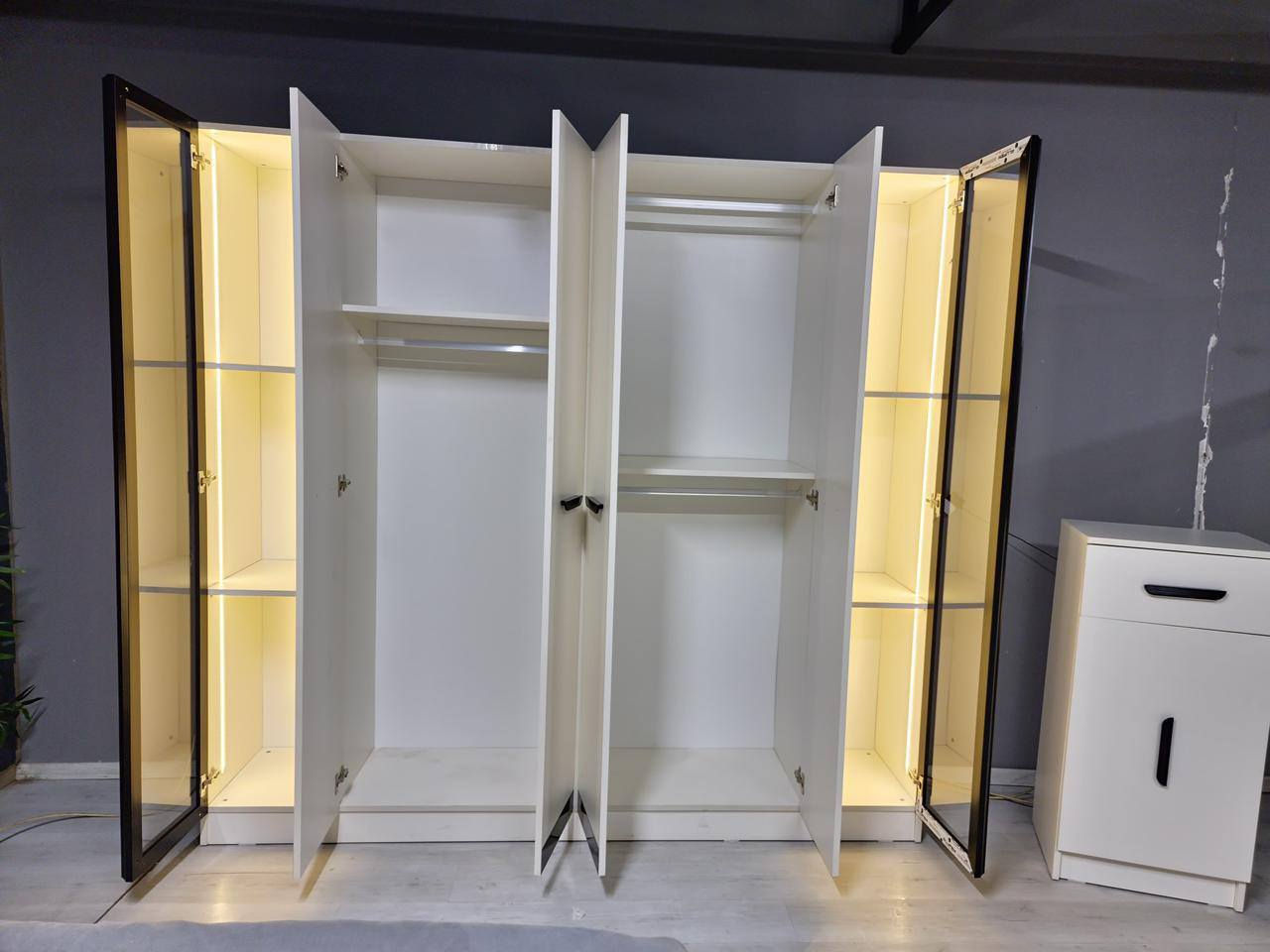 تم بعون الله وصول
*موديل جيلان*
*نفرين* وشبابي
معمل اصلي تركي 👌🏻

6 قطع نفرين 

☀️كنتور 220 سم * ارتفاع 210 سم
عمق 51 سم 
انارة داخل الكنتور عدد 2 لد 

☀️سرير 180 سم *200 سم ارتفاع 120 سم سرير مخزن جك

☀️ميز تواليت 2 انارة لد داخلي

☀️كومدي عدد 2 انارة لد داخلي 

☀️درور مجر + باب

معمل اصلي درجة اولى تركي 🇹🇷

السعر 850 الف 
النقل والشد داخل بغداد مجانا ⚒
النقل والشد اطراف 20 الف ⚒
النقل والشد محافظات 100 الف ⚒
تصعيد كل طابق 10 الف
التجهيز خلال 24 ساعه
للحجز مراسله ع واتساب ***********
