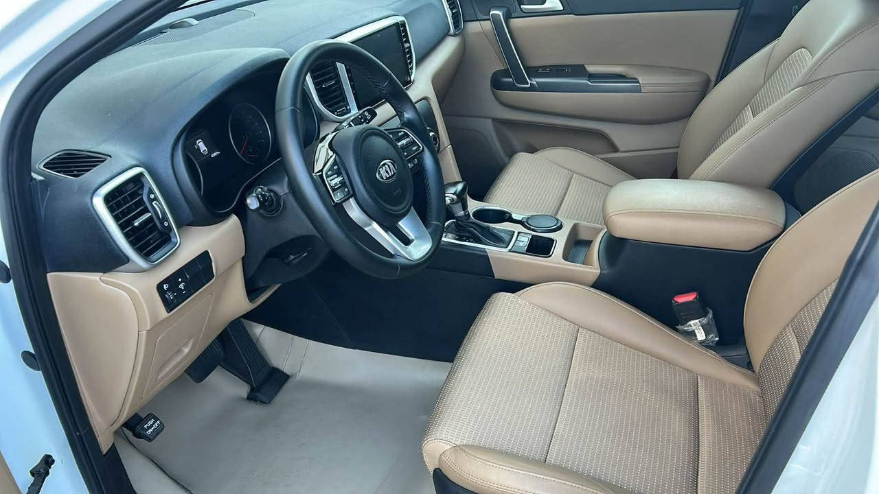 السلام عليكم سبورتج ٢٠١٩ شكل ٢٠ دوليه ماشيه ٤٣ الف مكفوله حساس امامي خلفي مري شفط شاشه اندرويد كامره خلفيه داخل حمصي ٣ انظمه قياده ويل جبير والسياره اخت الزيرو 
لوحه انكليزي وباسمي 
السعر ٢٠٥ 
السياره بجانب الكرخ 
للاستفسار ***********
