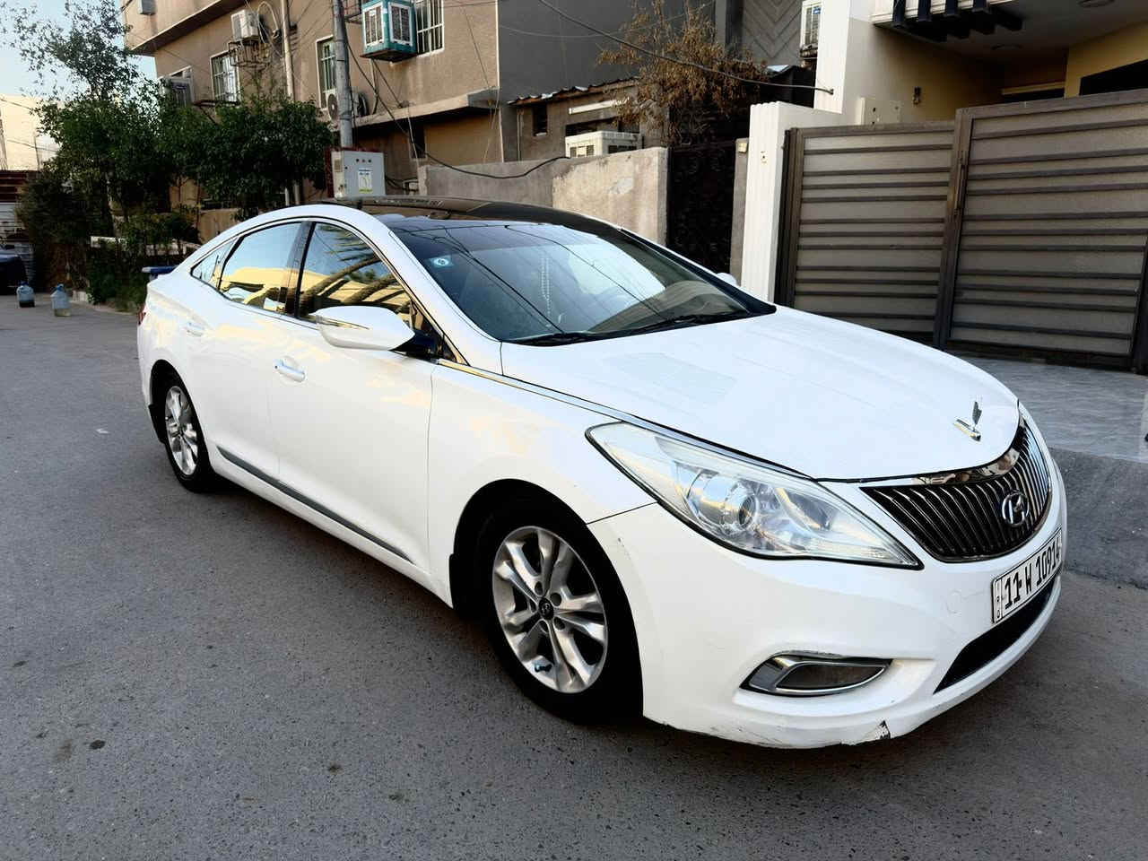 هونداي ازيرا 2014 خليجي
محرك V6
رقم بغداد انكليزي وباسمي
هزه جديدة
حساسات خلفية
مري شفط
تحكم ستيرن جهتين
اشاير بالمري

بلوتوث + Aux + USB

بانوراما
كشنات جلد
كشنات امامية كهرباء
تبريد قطعتين
3 بردات

بيها صبغ بين الباب والجامع قليل وباب كيلر بدون دواخل
السعر 120وبيها مجال
العنوان بغداد الدورة

للاتصال: ‭0772 454 6915
