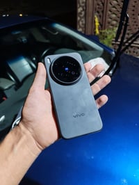 X300 برو ٢٥٦ • بطارية ١٠٠٪ • الدورة