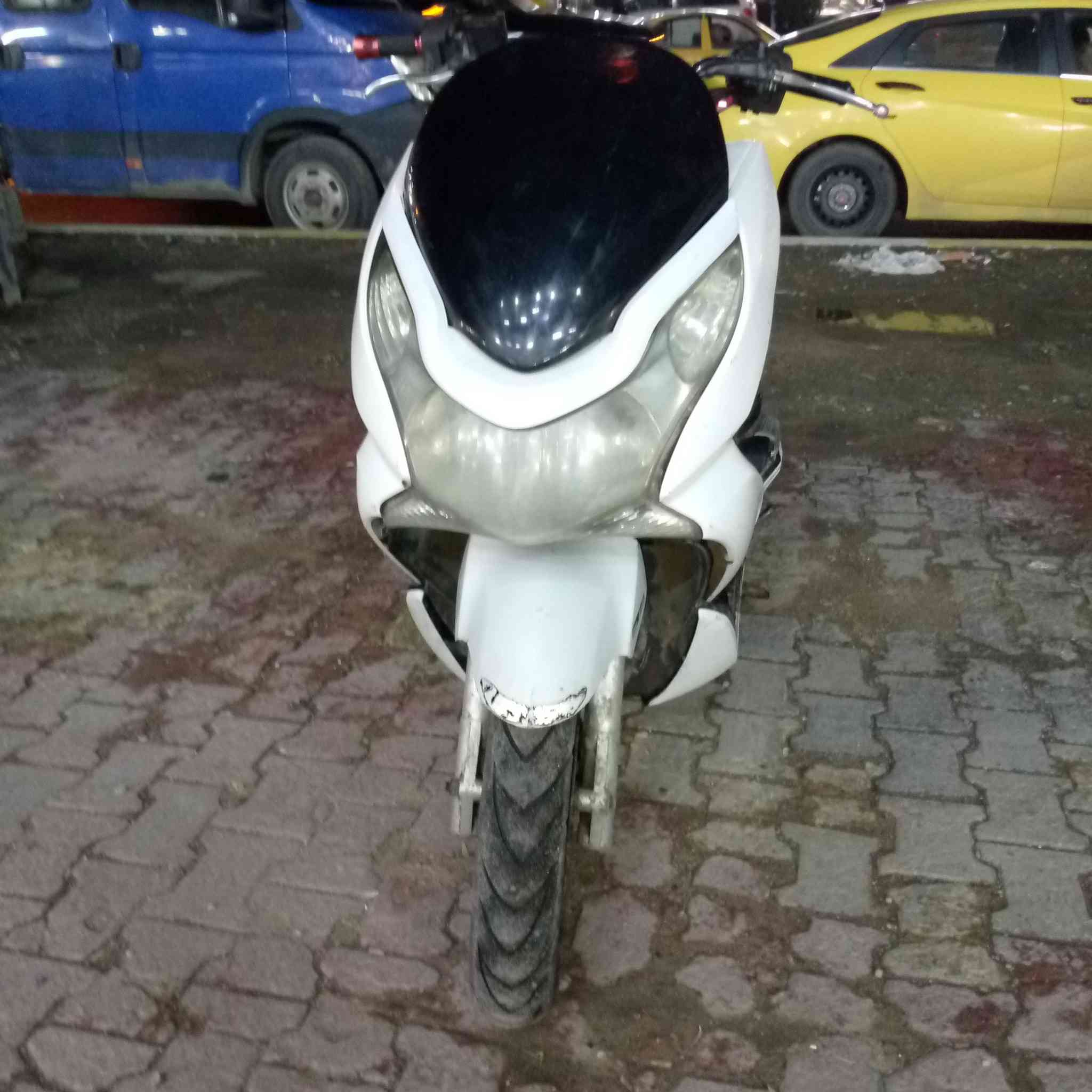 دراجه بي سي اكس الجيل الاول بس تطبيك الكفرات دراجه خير من الله ماكينه ناعمه سعر 850 العنوان مدينه الصدر ***********
