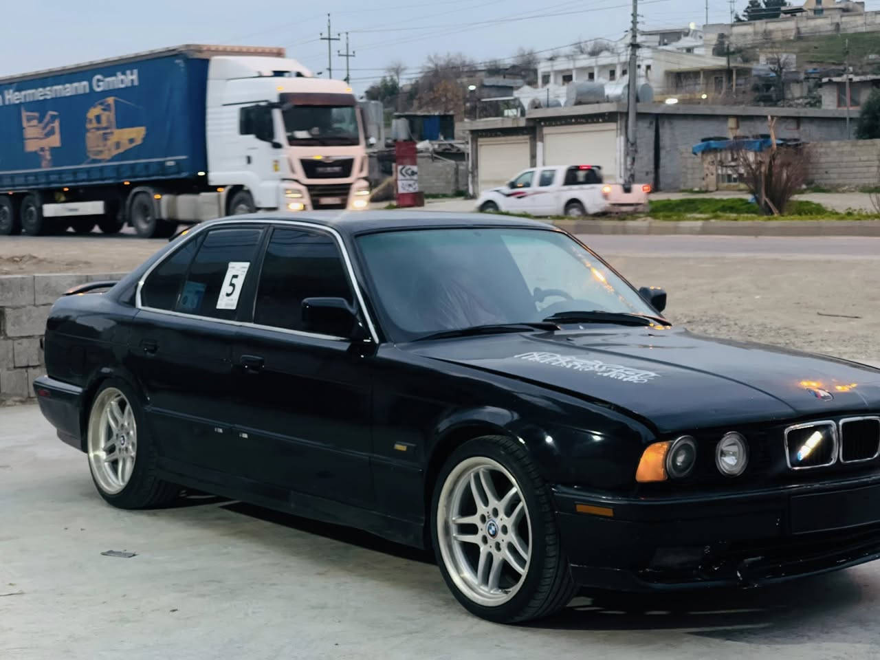 24گەلا💵
BMW 
مەکینە 520 گێڕ عادی
مۆدێل 1992 ی کامل عادی 
سکلێتەری کارەبای 
تاقم وایەری 2002  و ئەقڵی سەقەرە
ئـەکسلی قوفڵە 
گێڕ و مەکینەی بەشەرتی هەزار فیتەر 
سەرفو بوخاری نیە بەشەرت
تەقەو ڕەقەی نیە
کامل گیانی ئێمە
موس و بڕاوە بەشەرت 
 ویل و تایە 18 m دو سایزە 
سەیارەکە لایت ئەڵقە 
ئیشارەت زینۆن
کامل زینۆن 
تەنجیل بلوتوس 
شەش سەماعە 
24 گەڵا 💸
شوێن شارەزور
گۆڕینەوە ناکەم تەنها فرۆشتن
0751 870 8498
