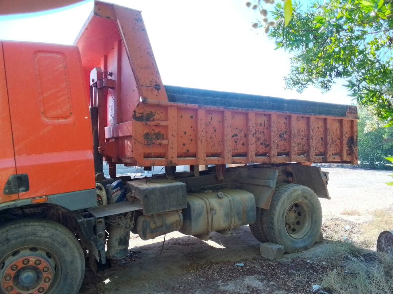 داف موديل 2000بدون مكينه والسنويه باسمي 50ورقه وبيه مجال***********
