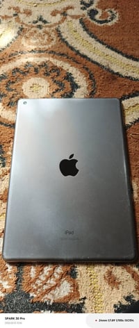 آيباد 7 ٣٢ • شاشة مكسورة • قفل ايكلود