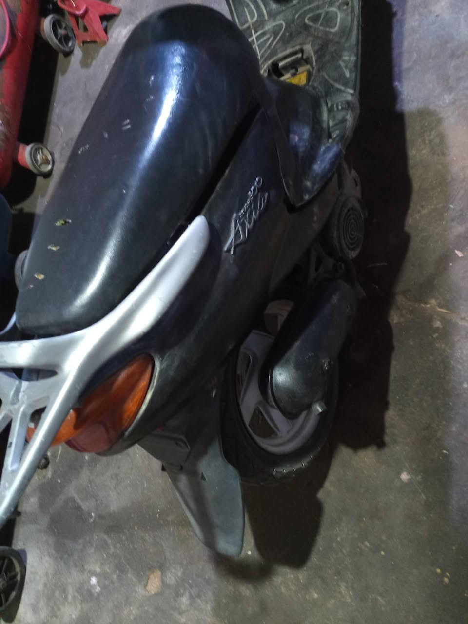 السلام عليكم دراجه لكزز للبيع دراجه شغاله نكره ماكينتها ما مفتوحه تايرات جده دبلات جده عاوزه بس كفرات لان كفرات شويه تعبانه سعرها 225 وبيها مجال مكاني بصره المعقل *********** علما ما متواجد على شريحه بس واتساب عندي
