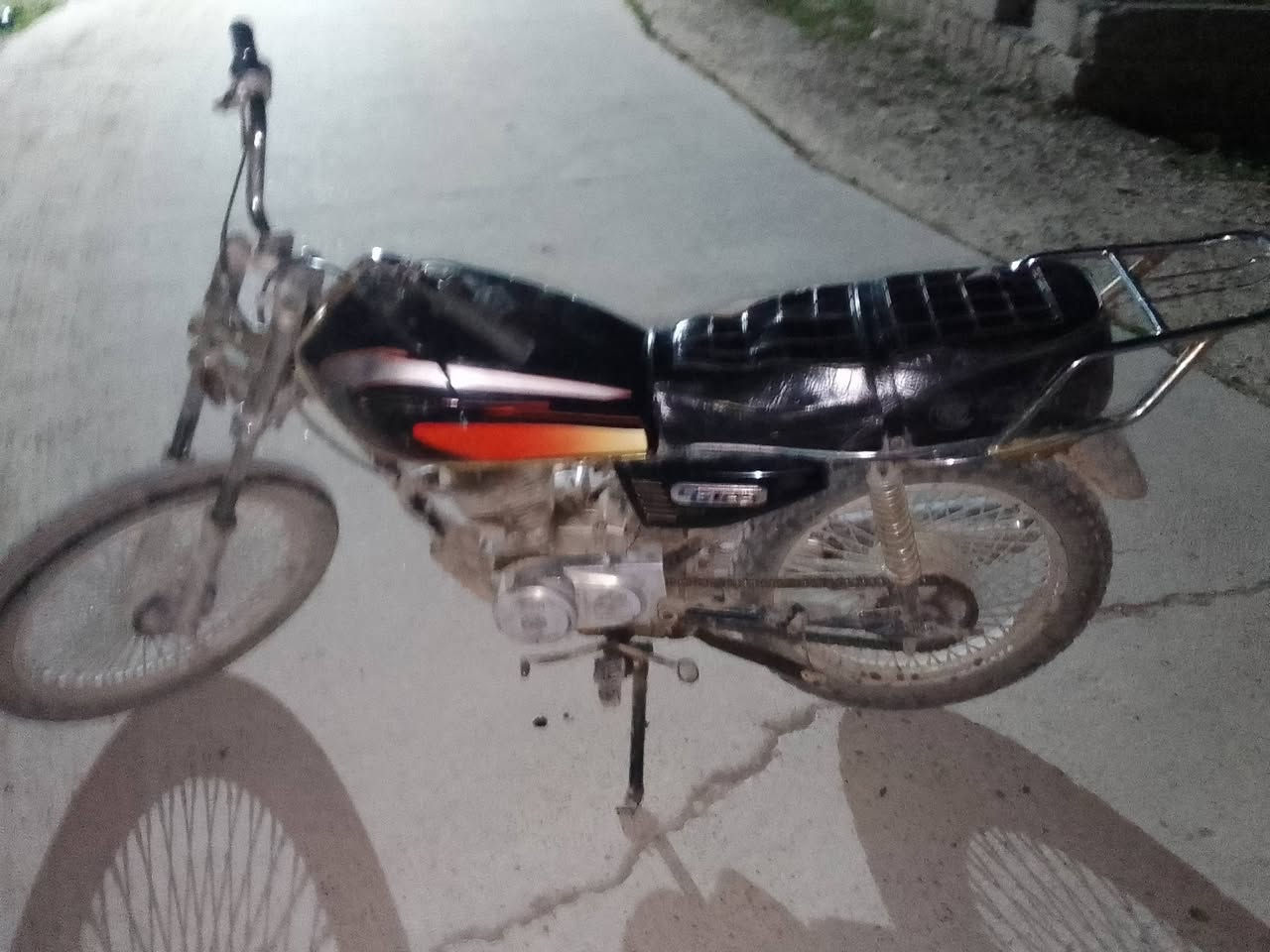 من رخصة الادمن بعد السلام
موطور تايكر 19 نضيف محرك اخرس ناشاطه فول 

مراوس ب قفاز


**إذا كنت صاحب هذا الإعلان وتريد حذفه لأي سبب، رجاءا أرسل رسالة إلى الدعم الفني**