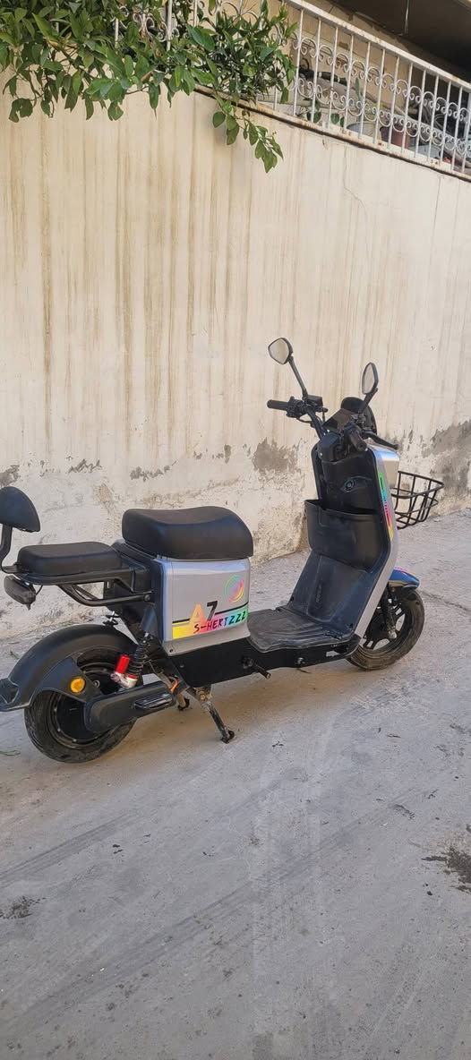 للبيع سعر مناسب 375
دراجه شحن ار 7 
موديل 2025

مابي عيب

نضيف 

5 بطاريات 

تشغيل عن بعد 

دبلات مابي عيب

سرعه 100

لايت بلوجكتر خرافي 

بلوتوث 

سعره 375 لبيع او مراوس


**إذا كنت صاحب هذا الإعلان وتريد حذفه لأي سبب، رجاءا أرسل رسالة إلى الدعم الفني**