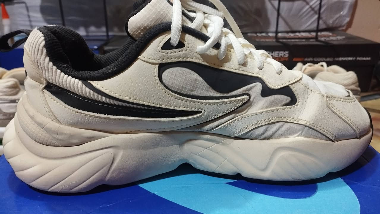 ماركة فوله اوربي اصلي...قياس. 40 ...25c...السعر 20 الف مع التوصيل..للحجز عالواتساب...***********..
