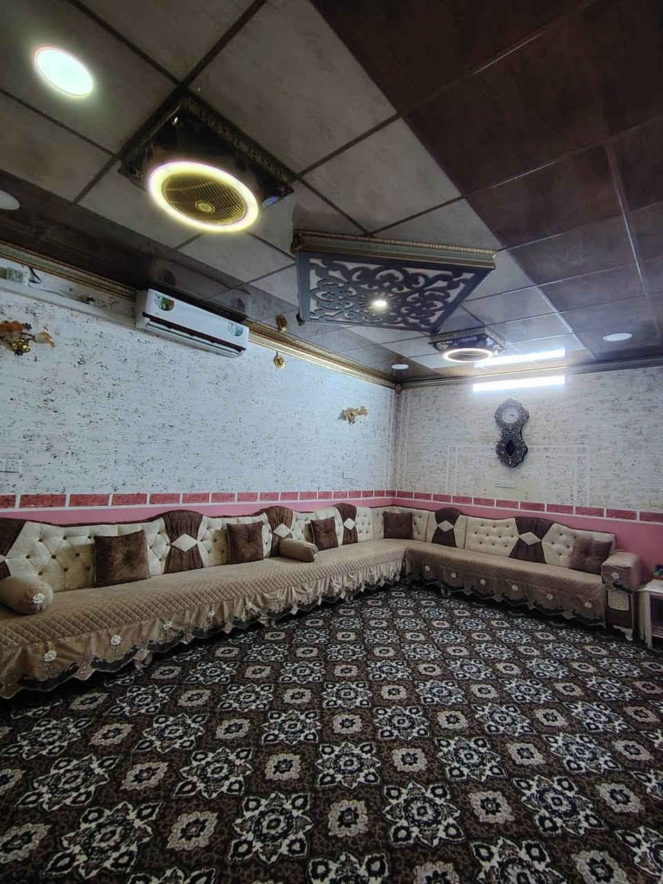دار للبيع دور الضباط قرب شيرزاد المضمد للاستفسار الاتصال على الرقم ***********
