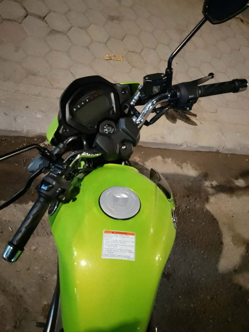 هاوجي للبيع موديل 23 مسجل لوحات انكليزي بعده زيرو ماشيه 2000 سعر 21 ورقه وبي مجال العنوان الرمادي الورار الشقق الحجريه رقم الهاتف ***********
