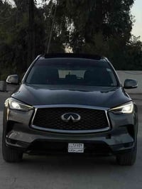 انفينيتي QX50 موديل 2023 ماشيه 17الف  محرك 2000 تيربو  السيارة نظيفة ك...