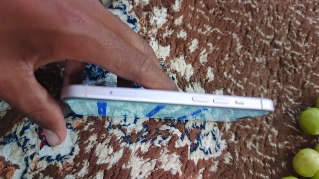 السلام عليكم ايفون ١٥عادي جهاز دبل خط ذاكره ١٢٨ مبدل شاشه اصليه شرط فيس إيدي شغال وبطاريه مبدله يرهم مراوس آيفون أو أندرويد السعر ٤٠٠


**إذا كنت صاحب هذا الإعلان وتريد حذفه لأي سبب، رجاءا أرسل رسالة إلى الدعم الفني**