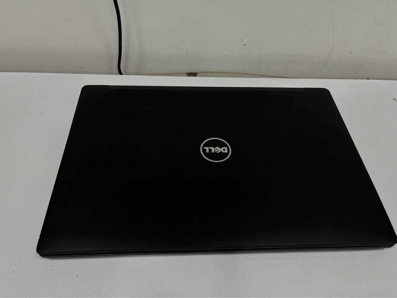 لابتوب دل للبيع 
كوراي 5 جيل 7 
رام 8 ddr4 
وندز 11
هارد 256 m.2
شاشة 14 
السعر 180 
عنواني بغداد دورة مهدية الثانية 
*********** استفسار بغداد, العراق
