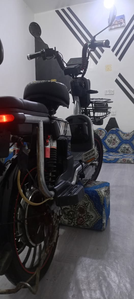 سلام عليكم باسكل شحن للبيع بطاريات جدد اربع نمر شاشه شغاله كلوب شغال باسكل نضيف سرعه 80 سعر 200 بي مجال قليل السفسار *********** مكان كربلاء
