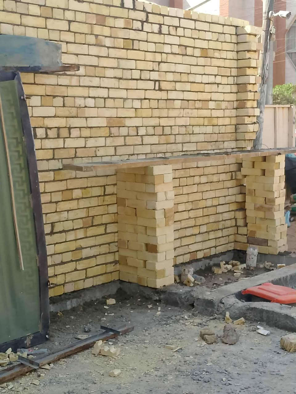 كادر بناء مصري شغل درجه اولى استلام مهندس واسعار مناسبه طابوق او بلوك والتزام بالمواعيد ***********
