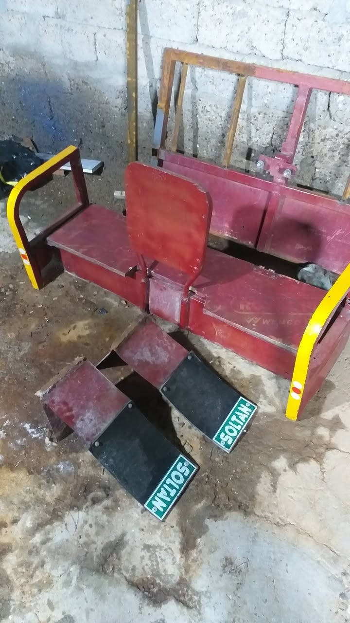 كراسي ستوته صلطان وصفحه مال بدي وزوج جاملغات تسكام وبليتات مال بدي
***********
