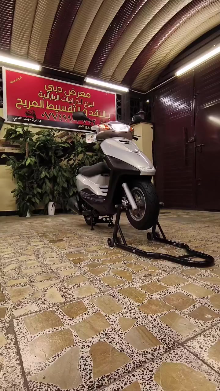 للبيع ( اكزز تريت) ( ياباني) للاستفسار/***********/  حاوية رمبة مكفولة كفالة عامة من معرض دبي لبيع الدراجات اليابانية والكهربائية الاعضمية قبل خروج الكم بإدارة مهند الدبي
