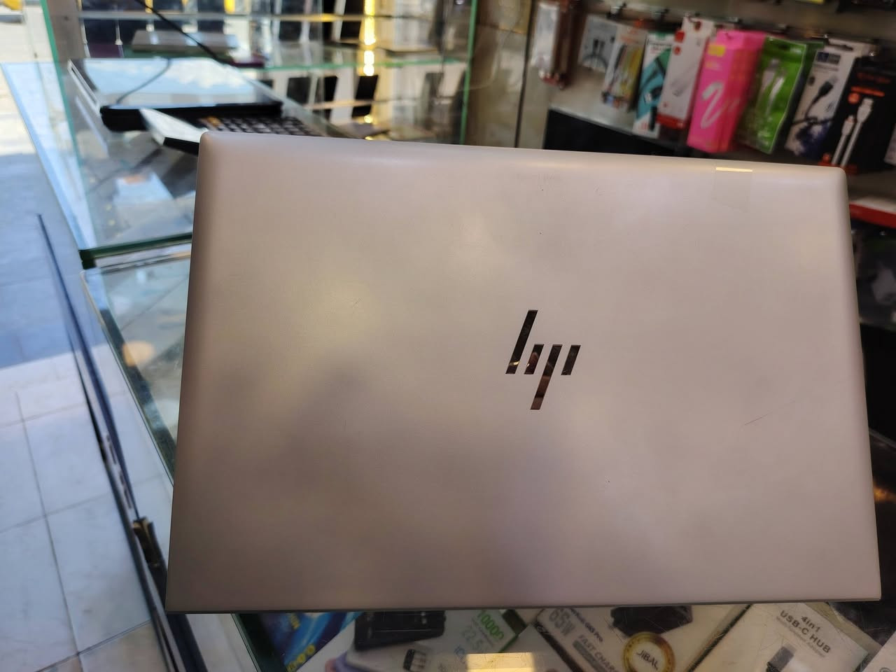🌟✨ وكل عام وأنتم بخير زبائننا الكرام ✨🌟
🔥🔥 عرض خاص لدى مكتب صدف 🔥🔥
💻🖤 HP EliteBook 830 G8
📋⚙️ المواصفات:
🔹 🧠 المعالج: Intel Core i5
🔹 🚀 الجيل: 11th Gen
🔹 💾 الذاكرة: 16GB DDR4
🔹 ⚡ التخزين: 512GB SSD
🔹 🖥️ الشاشة: 13.3" Touch
🔹 🎨 الدقة: Full HD
🎁📦 الملحقات:
✅ 🔌 شاحن أصلي
✅ 🎒 حقيبة
✅ 🖱️ ماوس
💰💵 السعر: 400,000 دينار عراقي فقط
📍🏢 العنوان:
المجموعة الثقافية – مجاور شركة طاقة
🚚📦 خدمة توصيل متوفرة إلى جميع محافظات العراق
📞☎️ للاستفسار والطلب:
***********
🌹 أهلاً وسهلاً بكم في مكتب صدف 🌹
