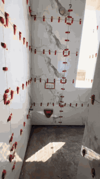 الكاشي و الاكرانيت و كافي الديكورات    الحجريه و جميع انواع البلاط شغل...